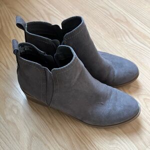 Short grey booties